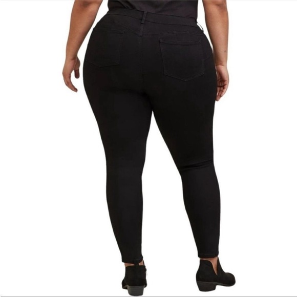 Torrid Bombshell Skinny Jeans Distressed Black Plus Size 24S - Picture 2 of 8